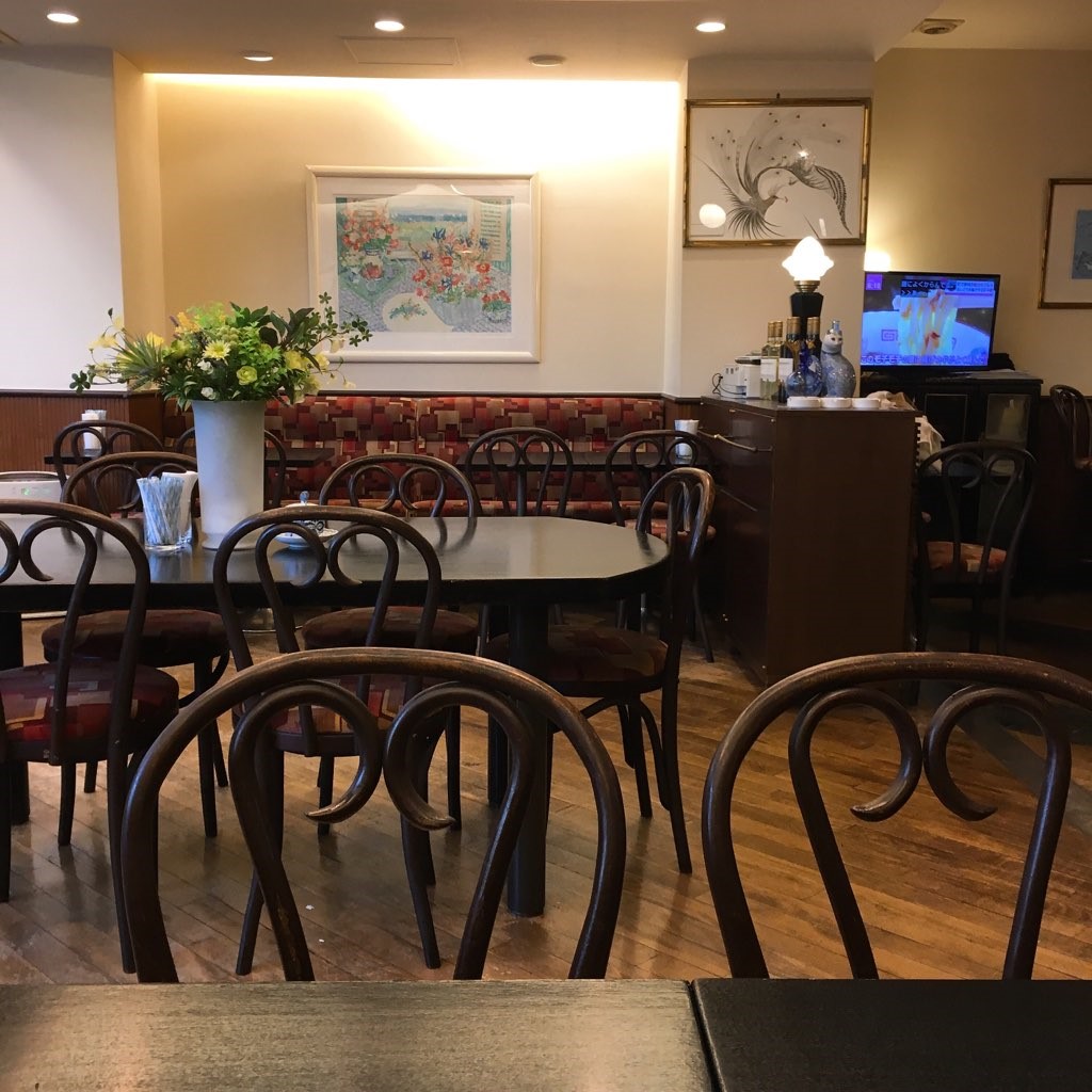 難波里奈純喫茶画像