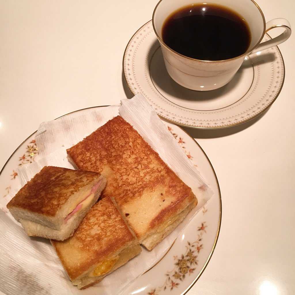 難波里奈純喫茶画像