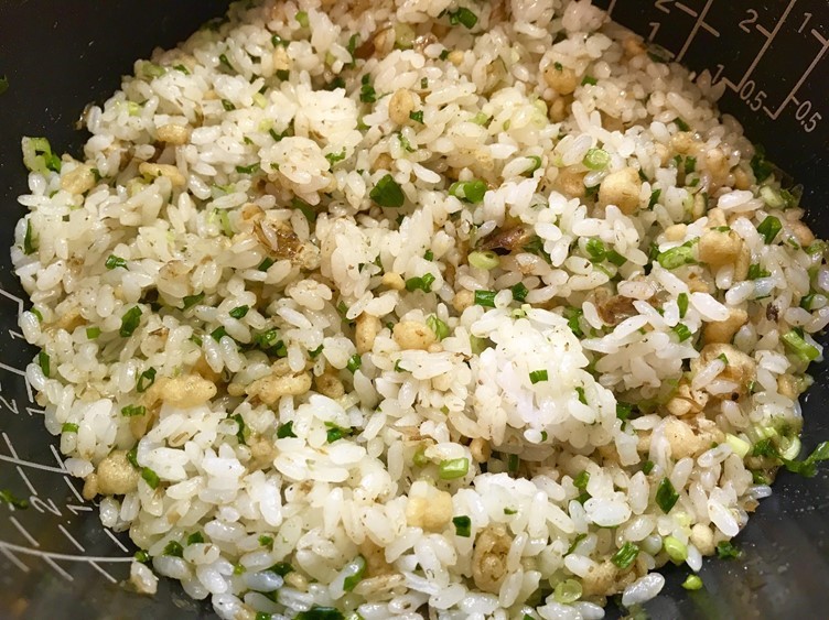 恋人も喜ぶ簡単シメご飯「たぬきむすび」の作り方画像④