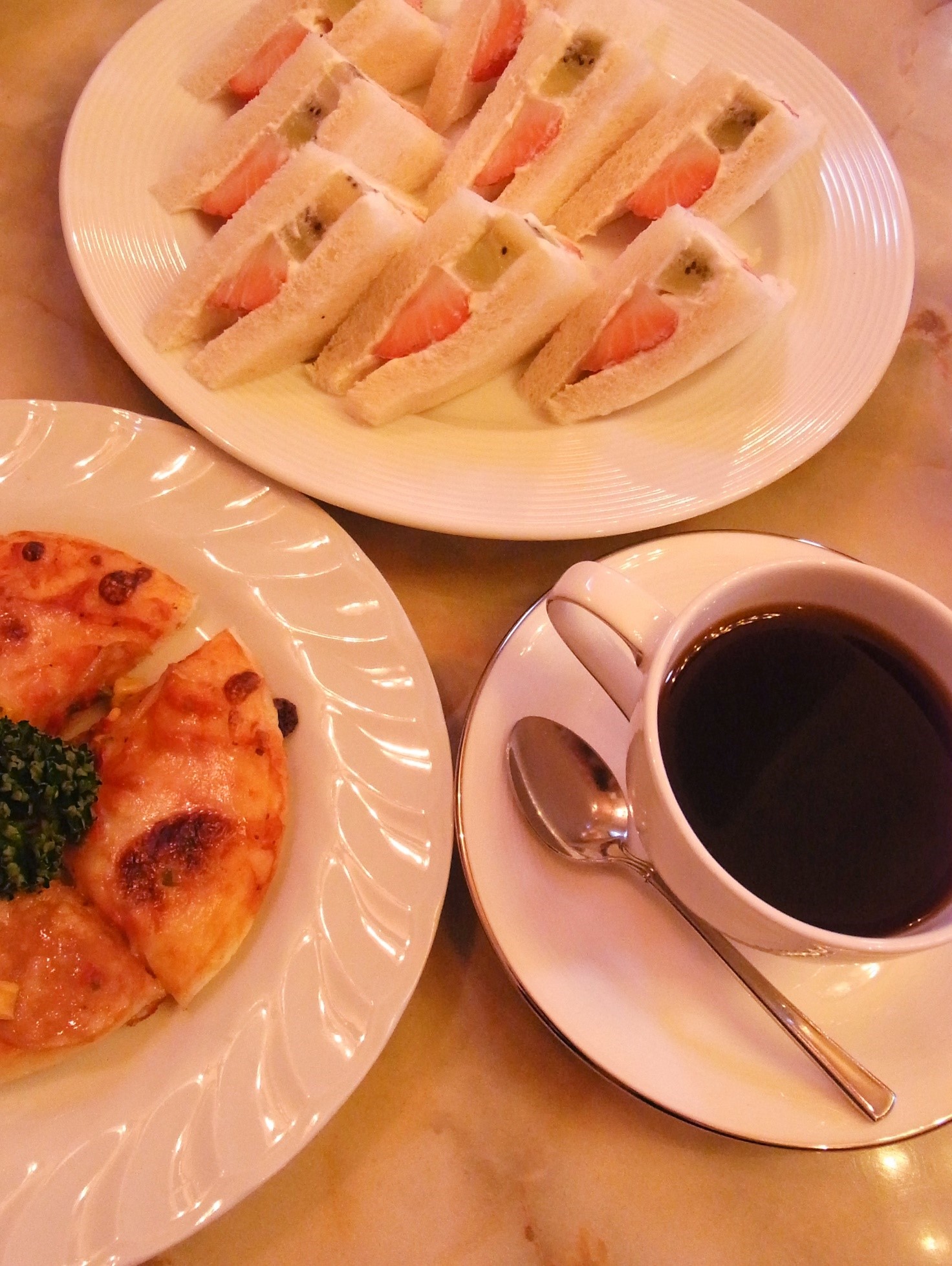 東京武蔵境からバスで10分の純喫茶「くすの樹」